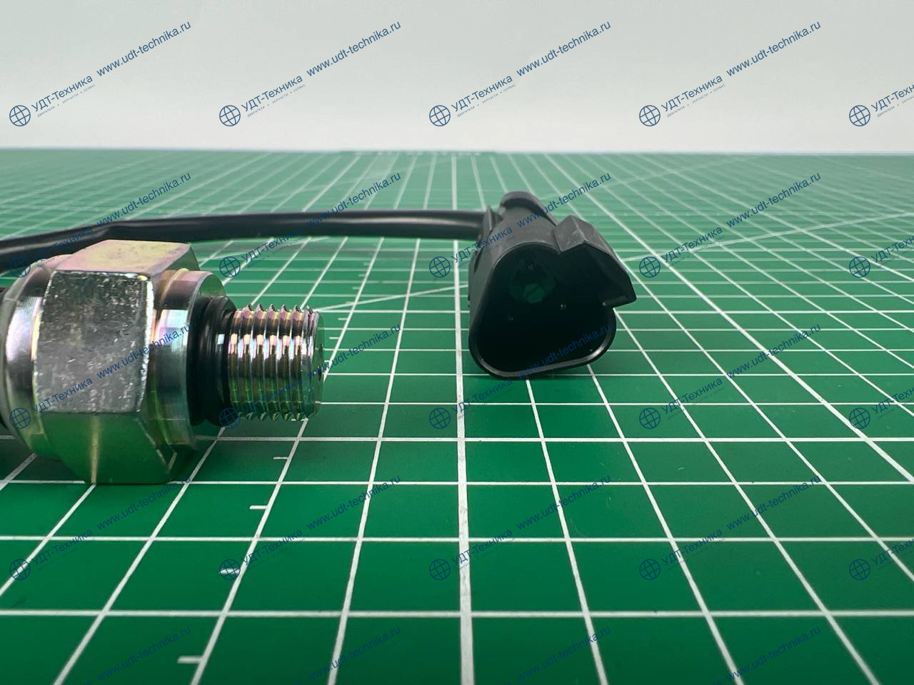 208-06-71130 Датчик