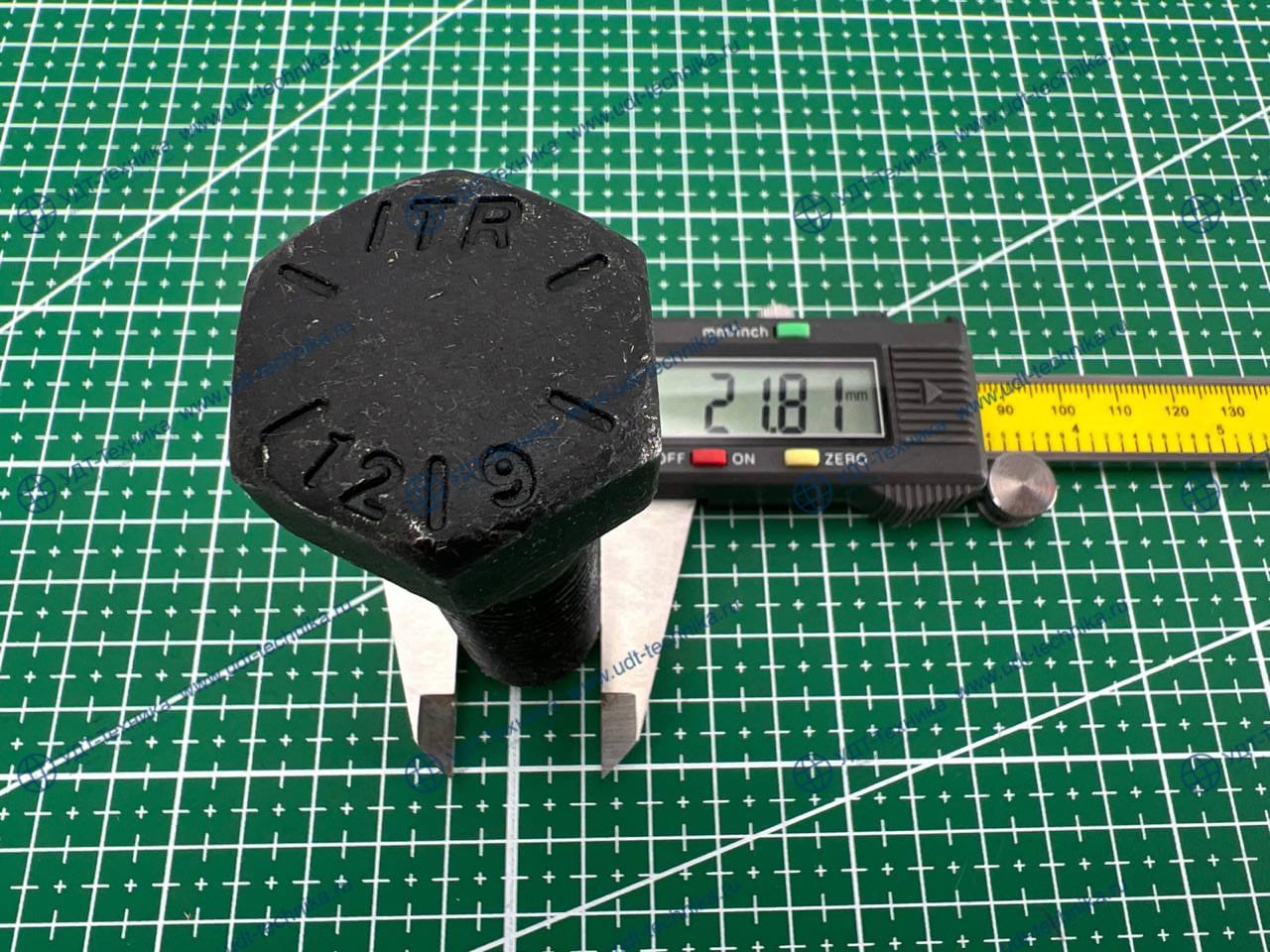 01010-52275 Болт