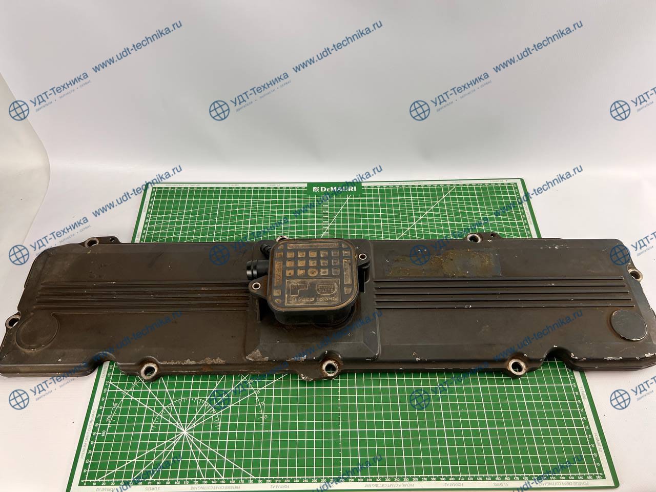 6745-11-8110 Крышка Б/У