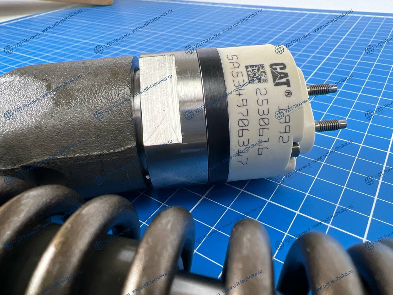 2530616/2447716 Форсунка топливная - фото 6