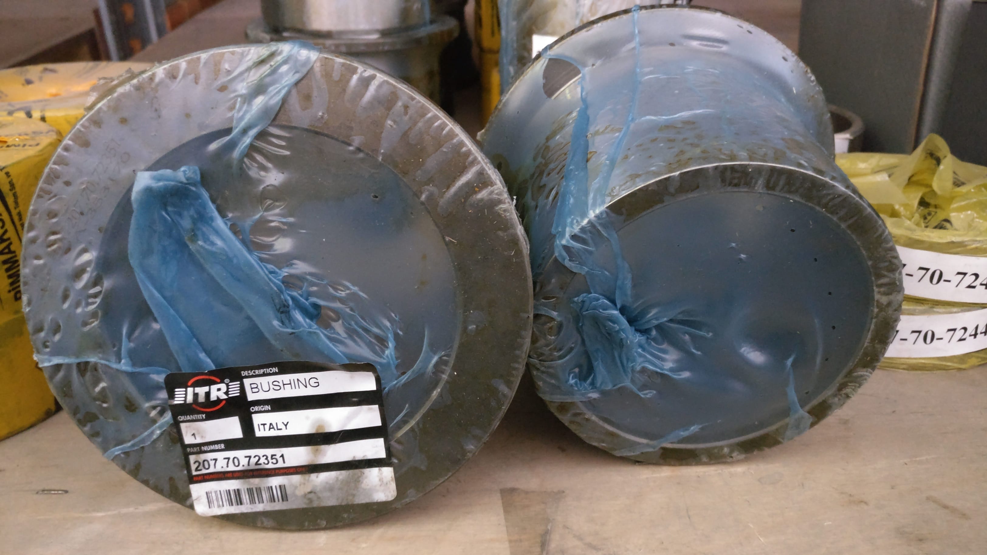 207-70-72351 Втулка