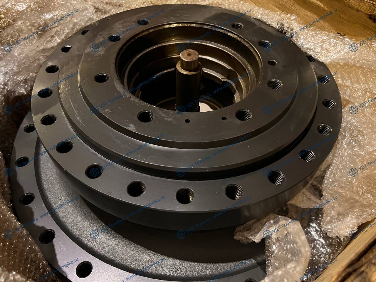 207-27-00590 Редуктор хода PC300-8 Без гидромотора