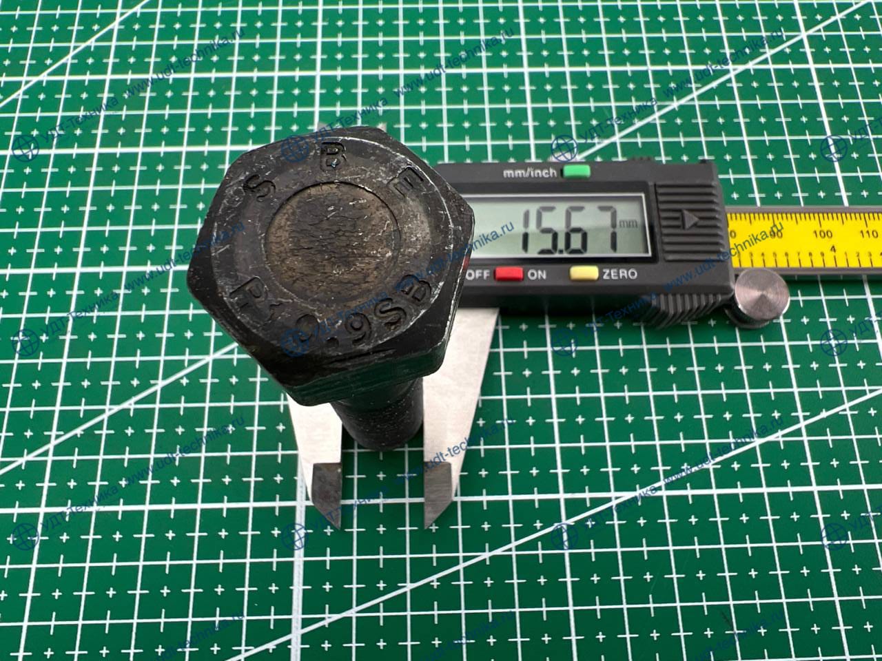 01010-81670 Болт