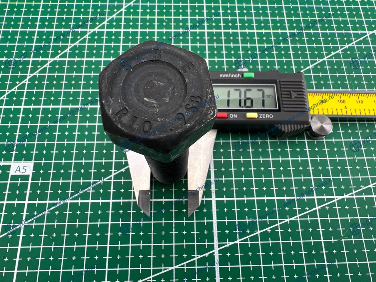 01010-31870 Болт