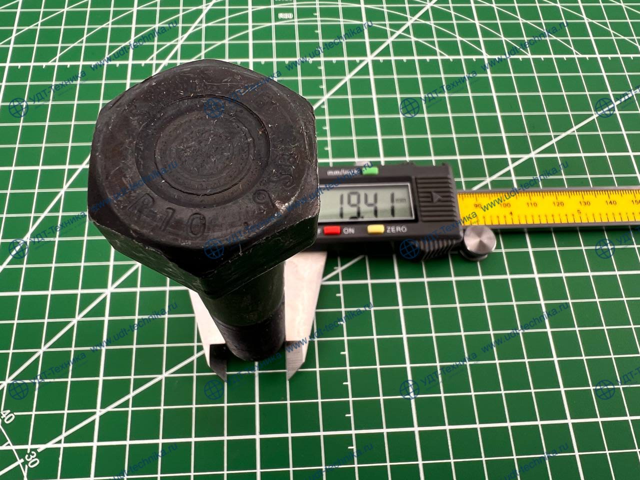 01010-32095 Болт