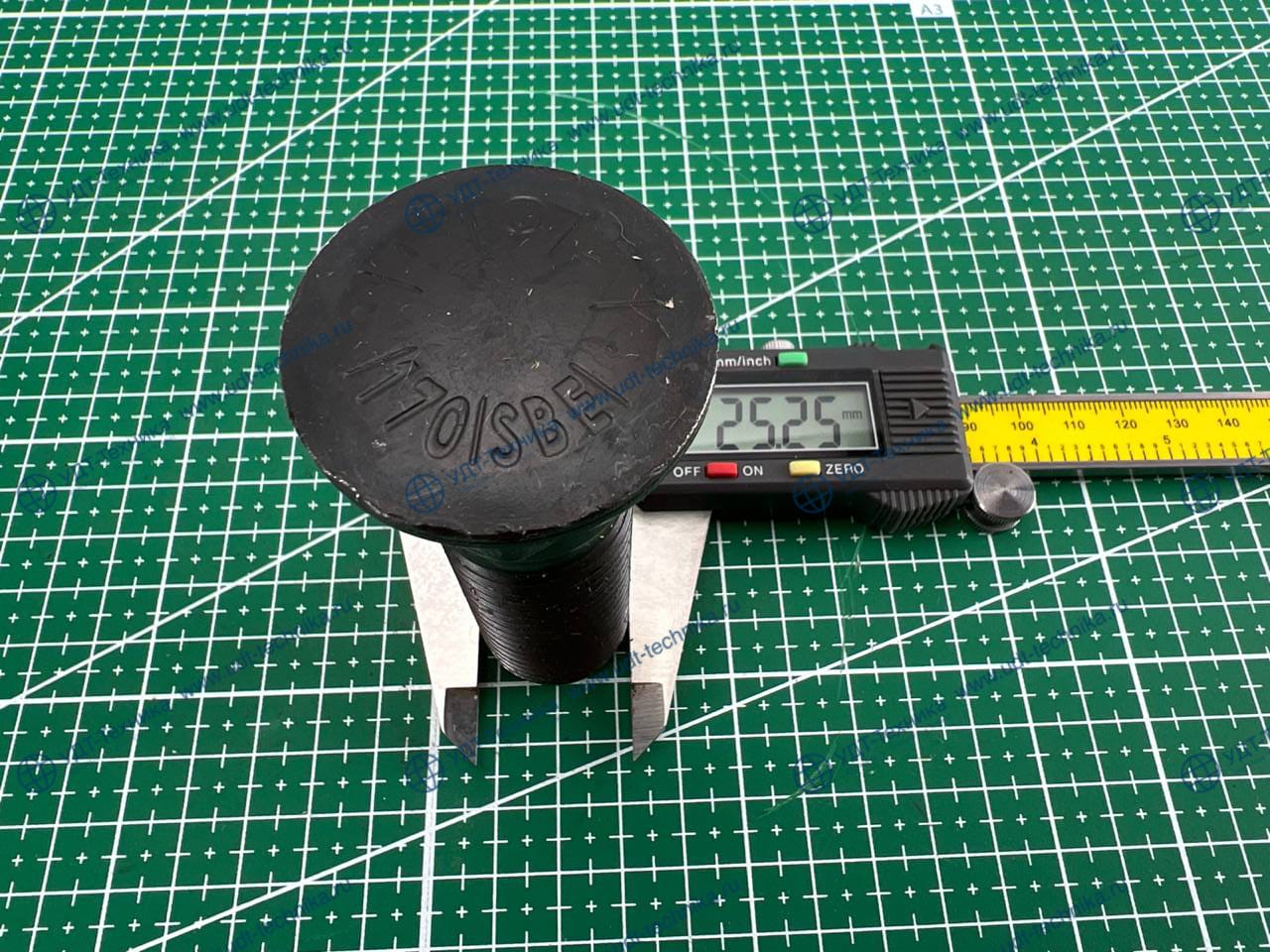 17A-71-12451 Болт потайной. Италия