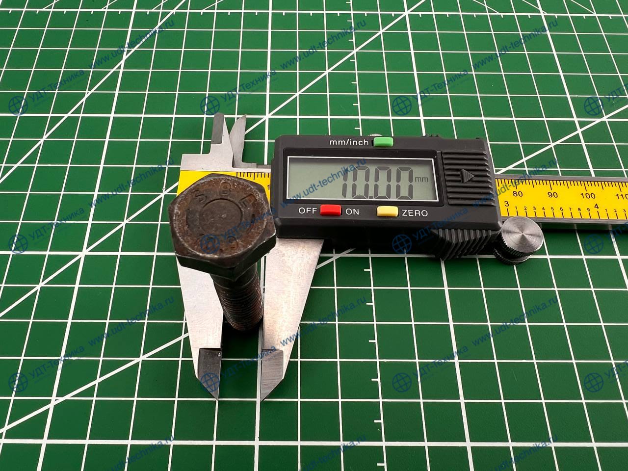 01010-31045 Болт