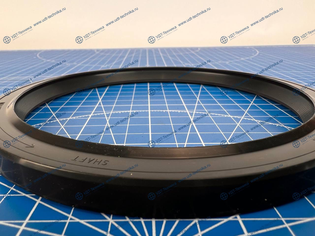 4W-5360 Сальник коленвала задний