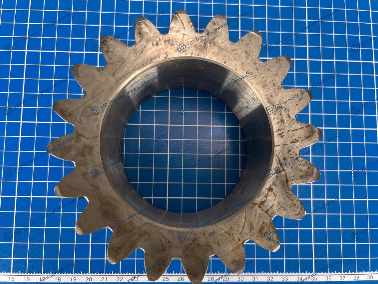 7Y0663 Шестерня