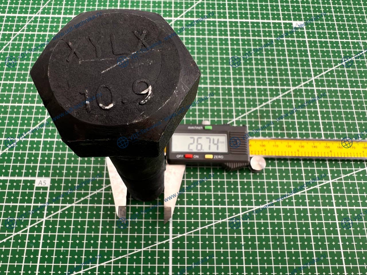 01011-62725 Болт