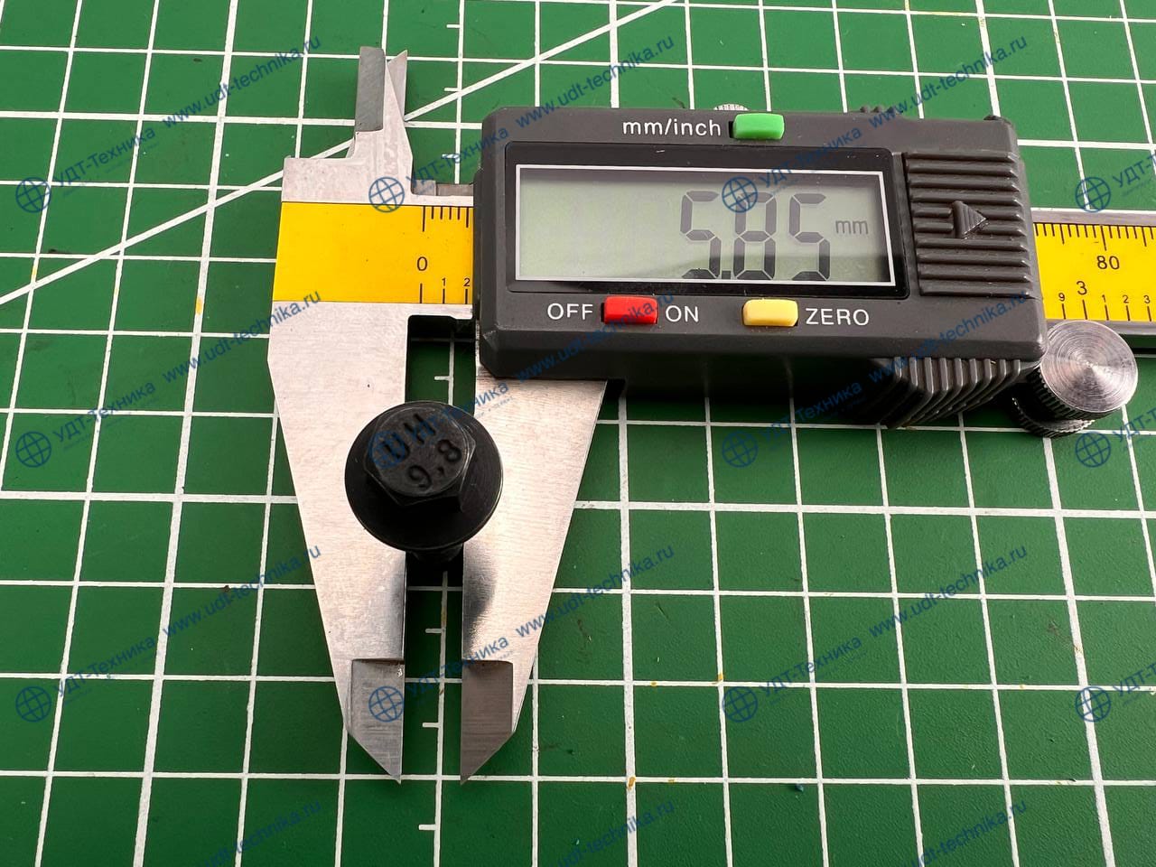 6733-71-5840 Болт