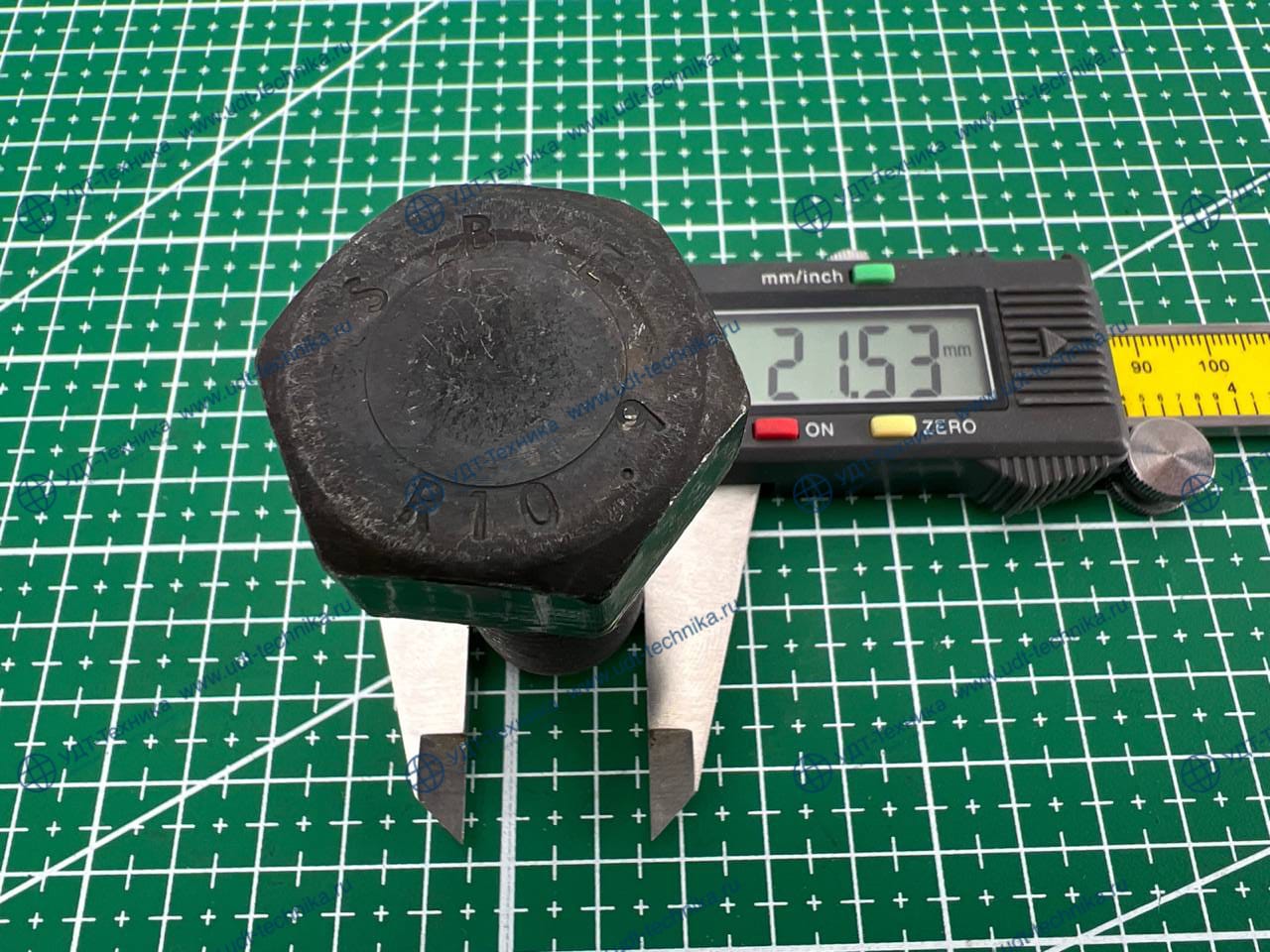 01010-32250 Болт