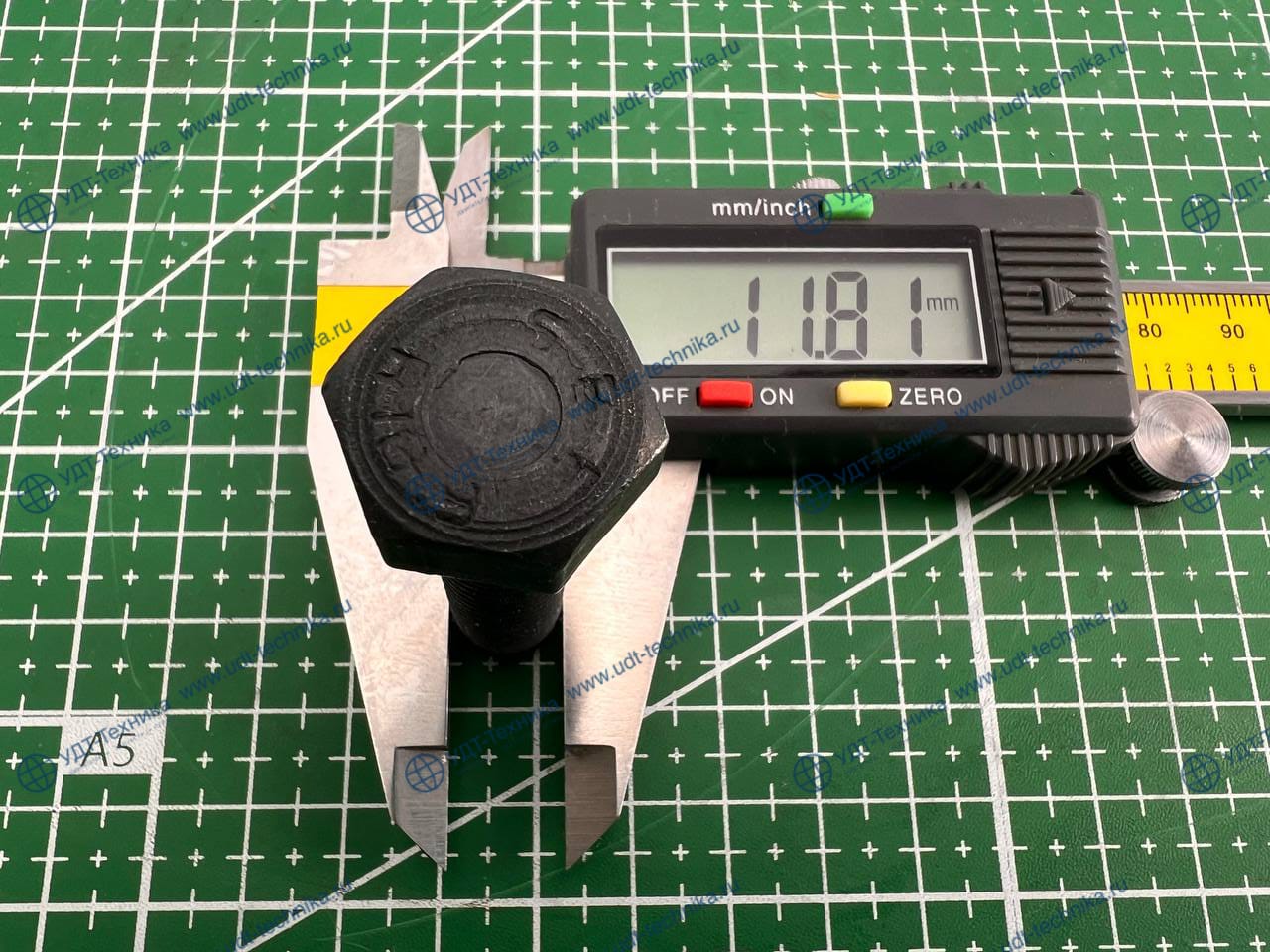 01010-31245 Болт