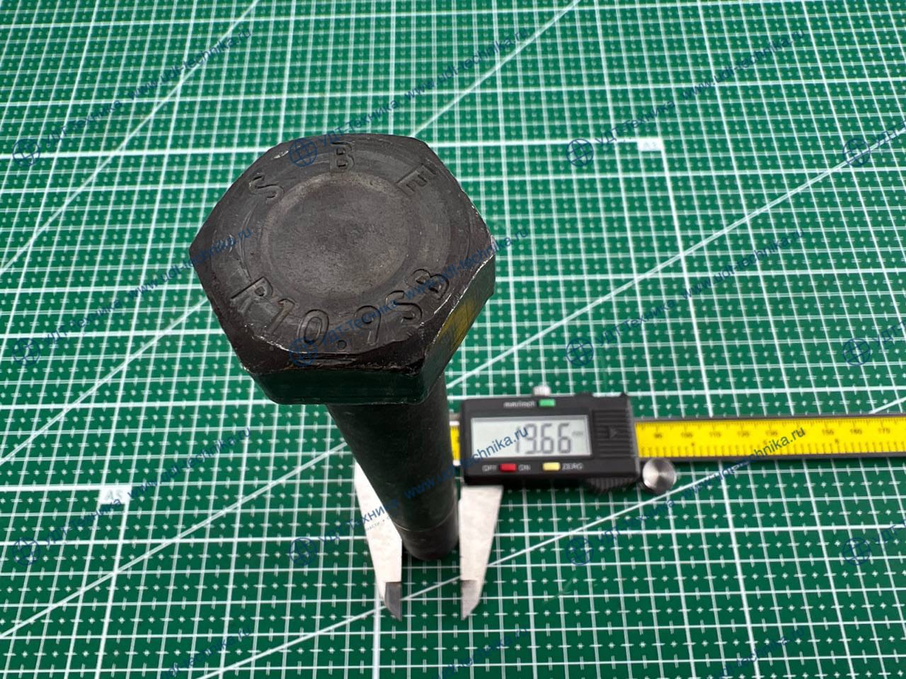 01011-82070  Болт M20x169 прочность 10.9 Италия