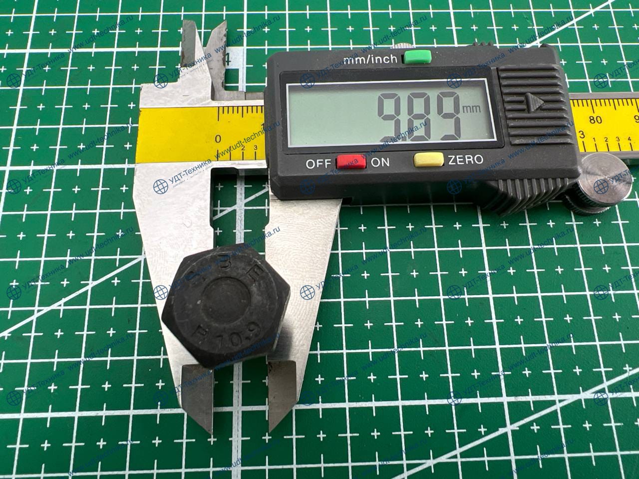 01010-31016 Болт