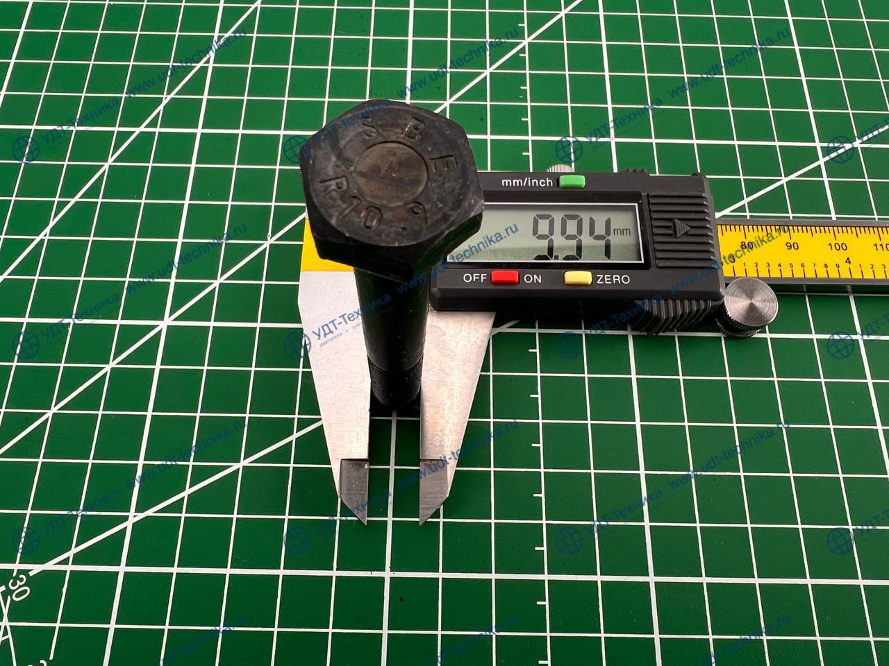 01010-31075 Болт