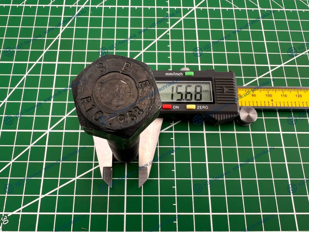 01010-31675 Болт