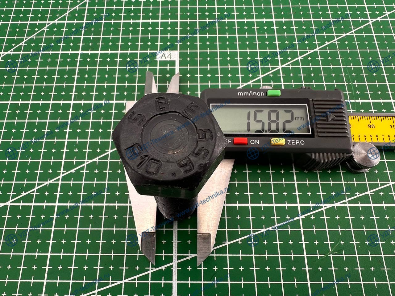 01010-81650 Болт