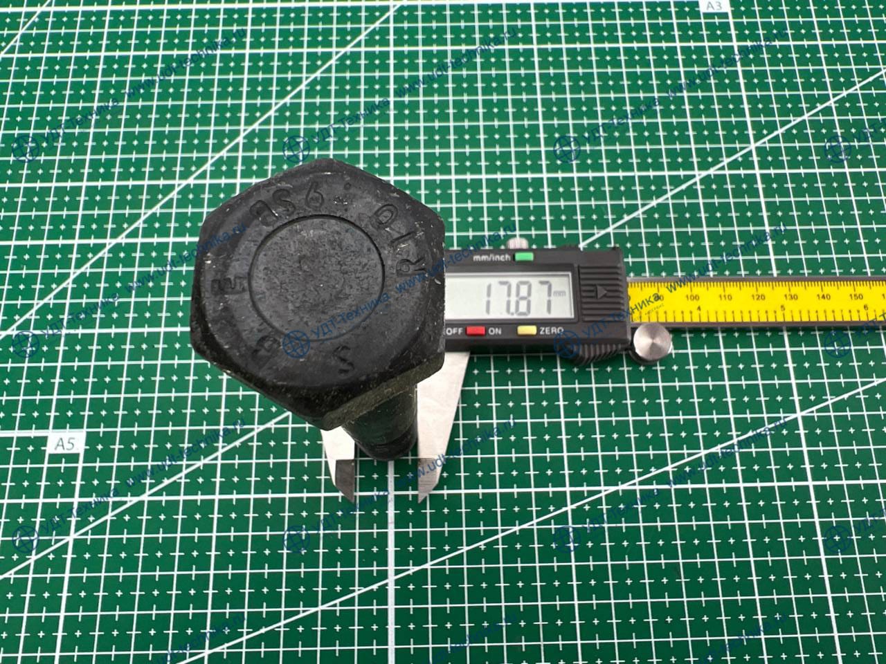 01011-31820 Болт