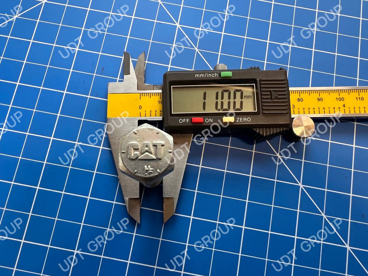 2056388 Болт - фото 3