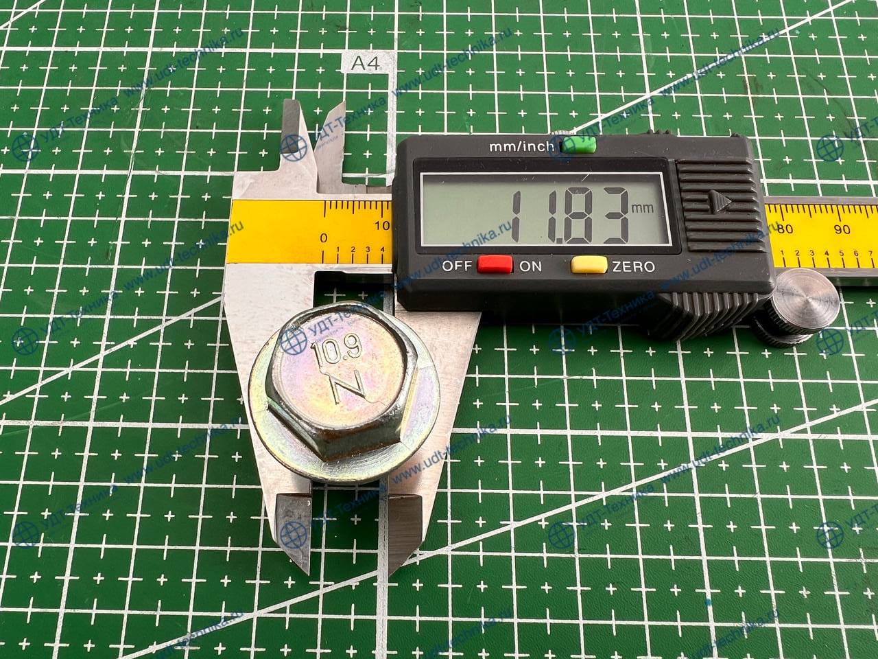 01435-01225 Болт M12x25 прочность 10,9 Италия