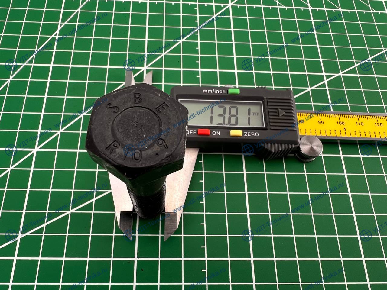 01010-61465 Болт