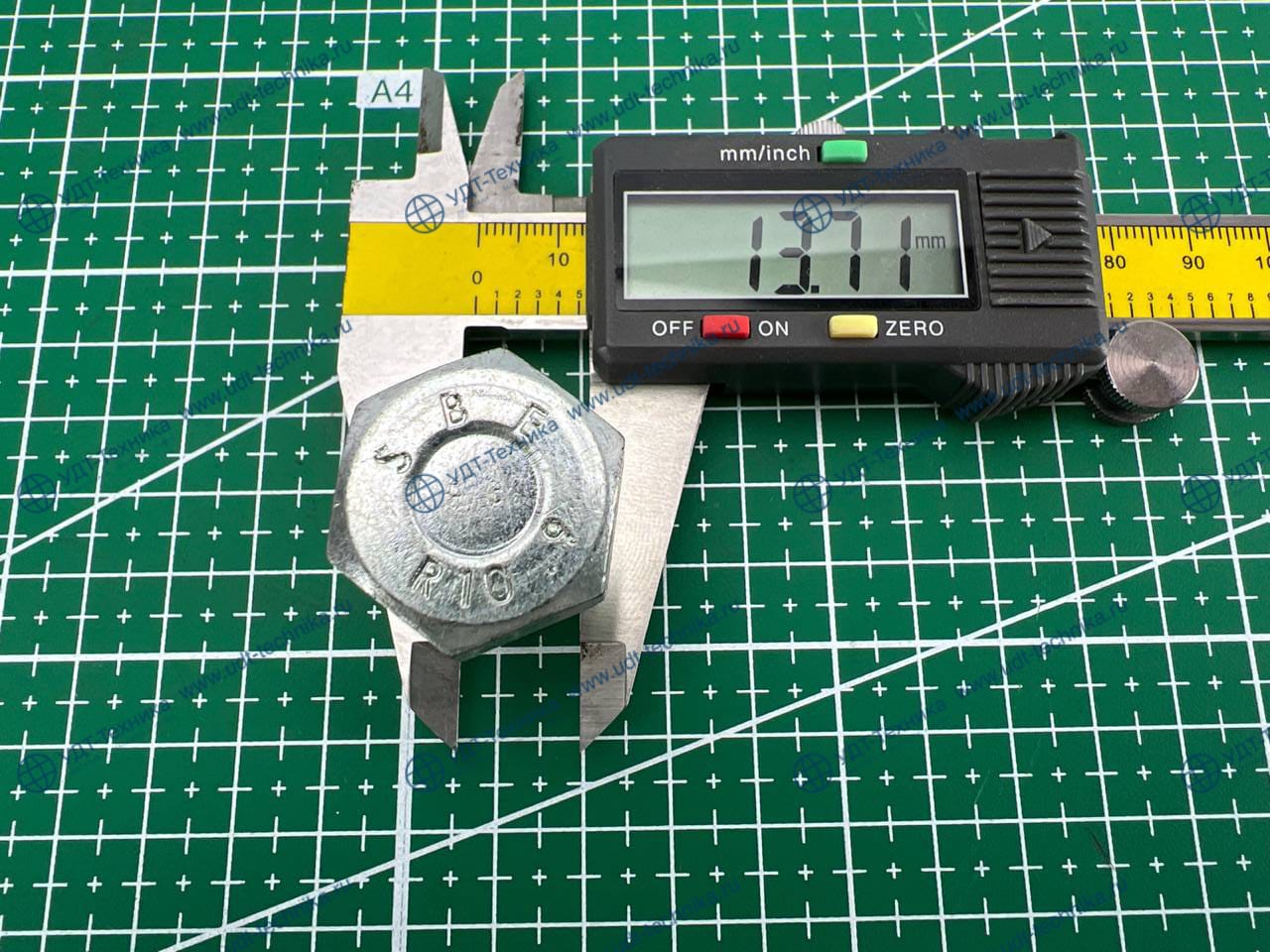 01010-31435 Болт