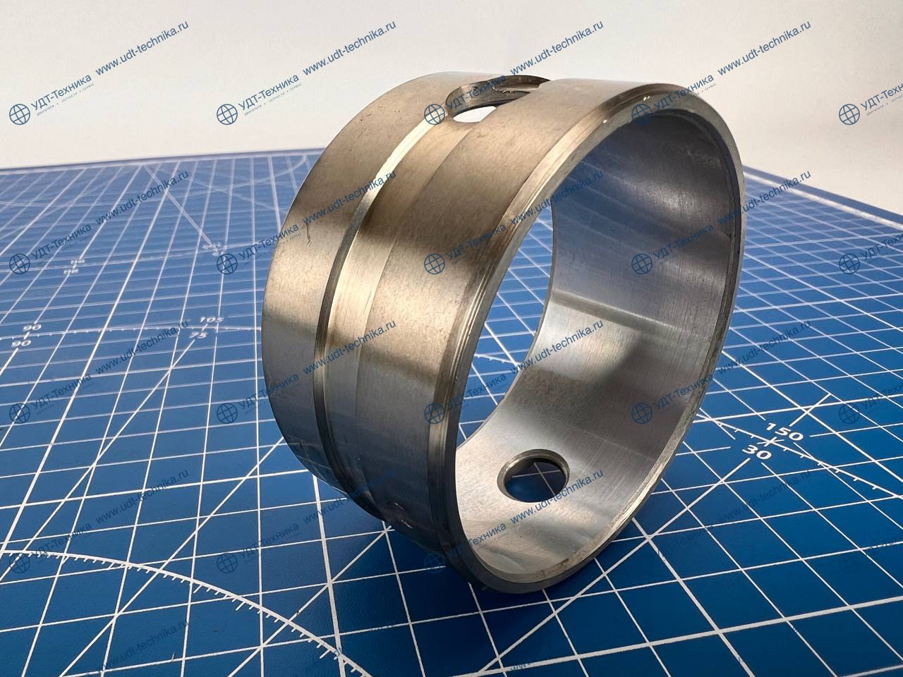 8N4110 Втулка распредвала