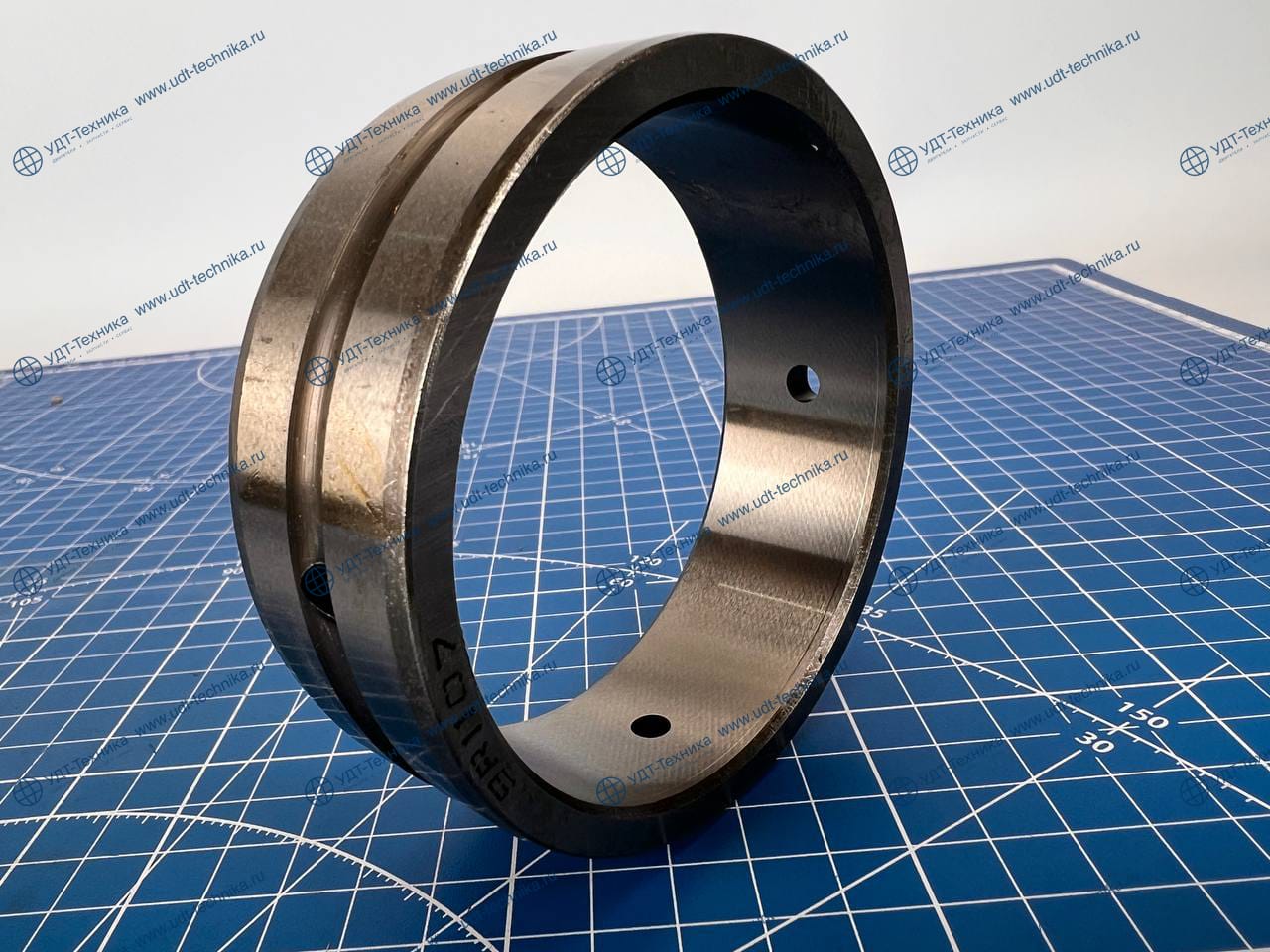 9R1107 Втулка - фото 2