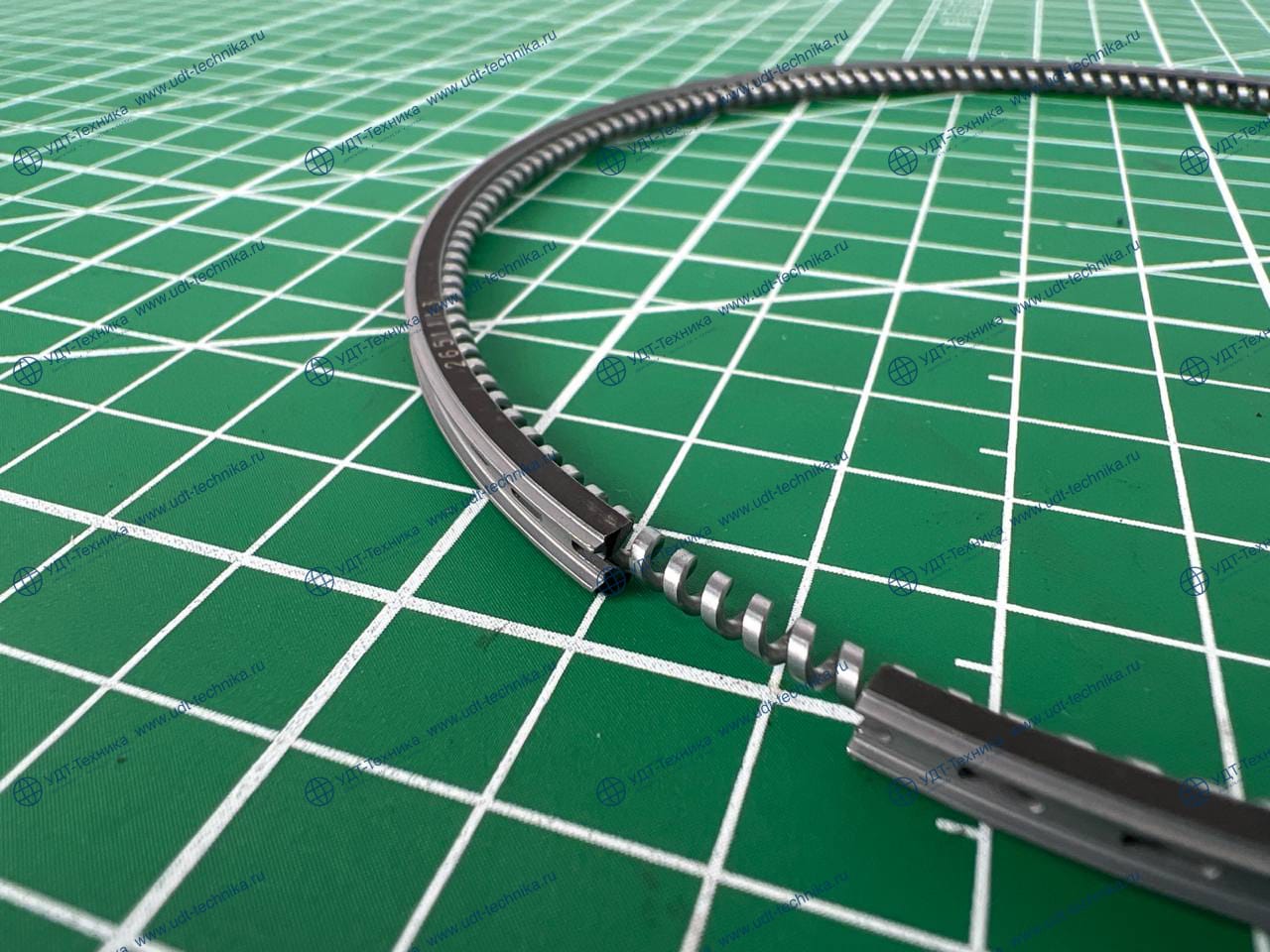 2651113 Кольцо поршневое