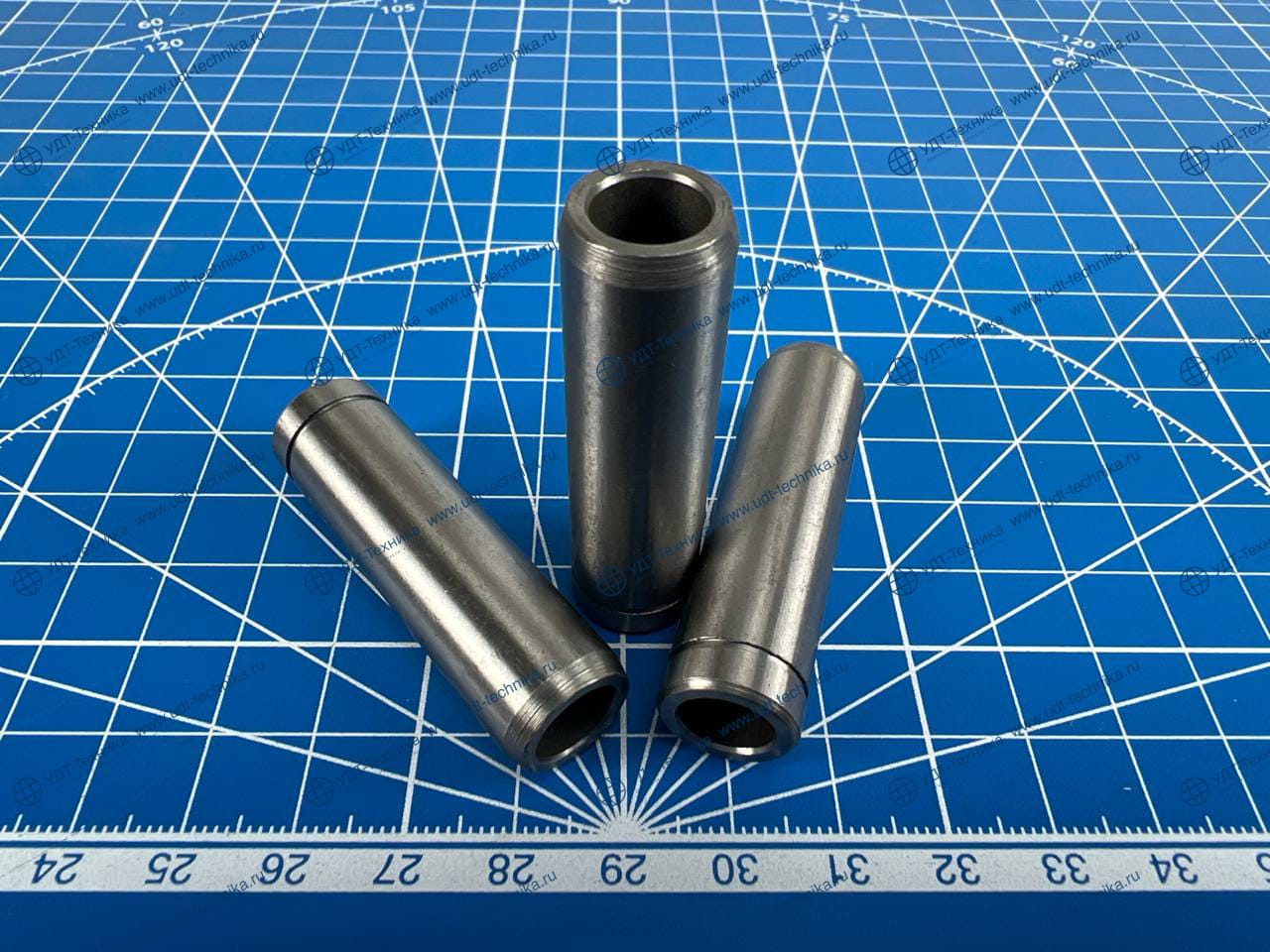 YM119000-11810 Направляющая клапана