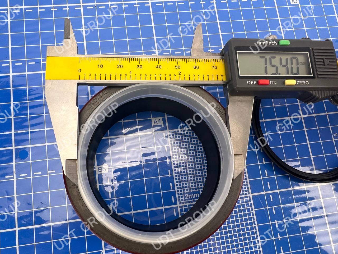 4931561 Сальник коленвала передний - фото 7