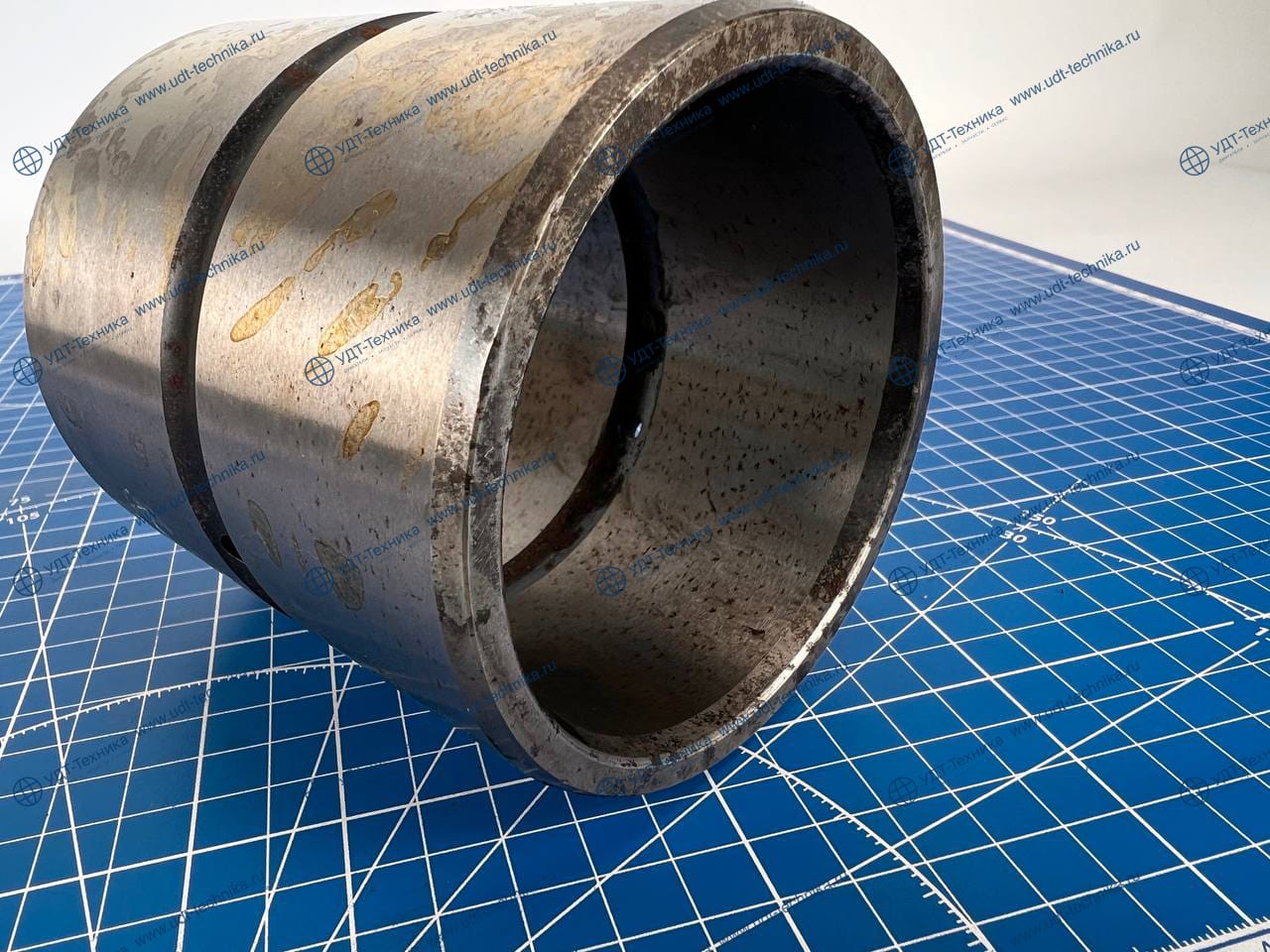 7Y5128 Втулка - фото 2