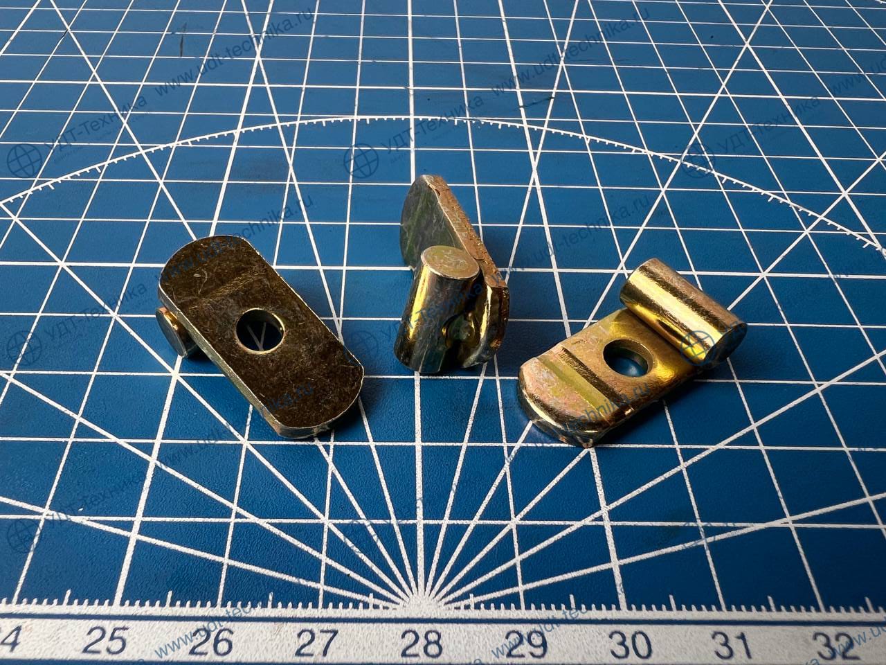 1W9167 Зажим Италия