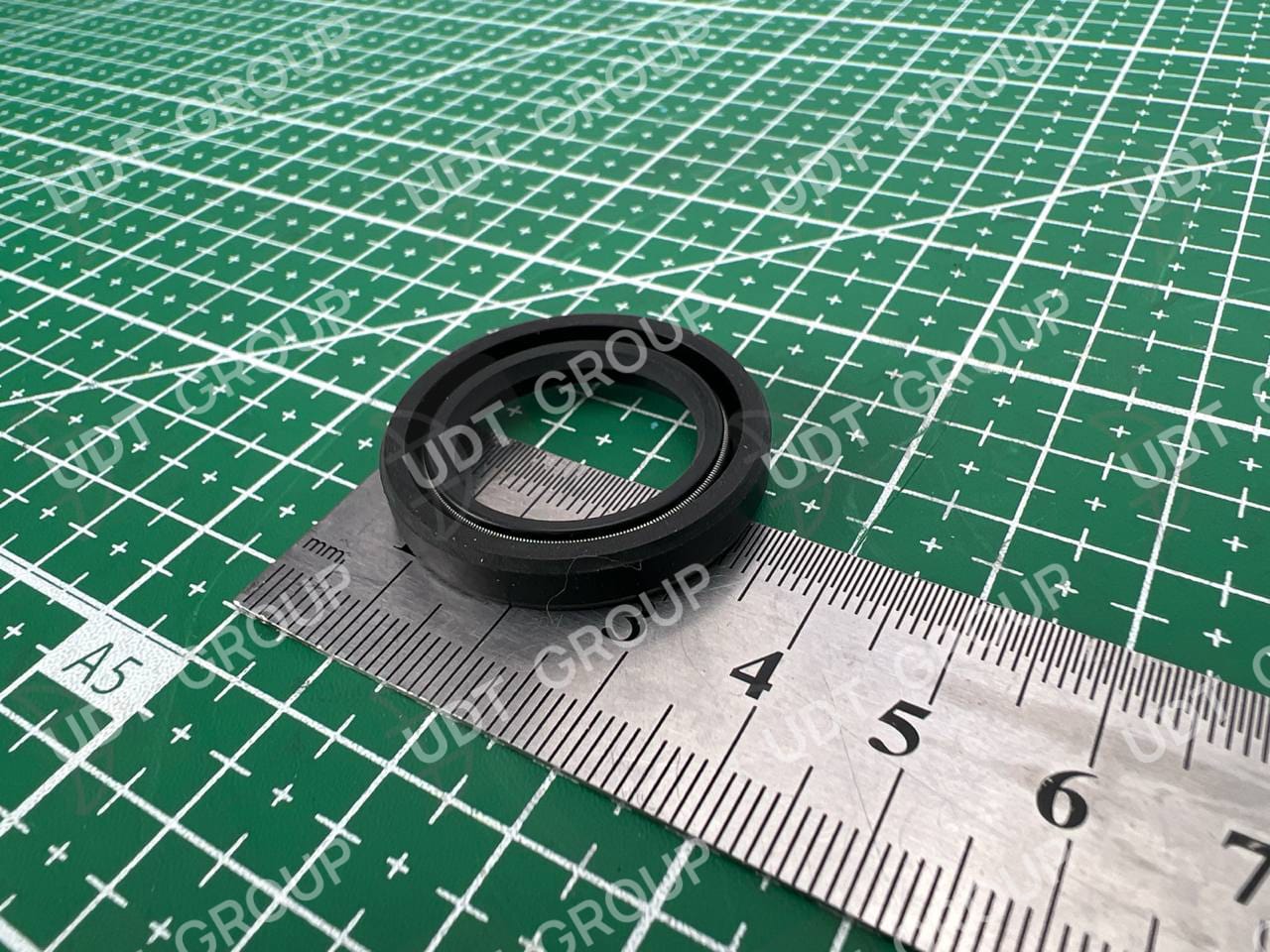 8S2225 Сальник - фото 2