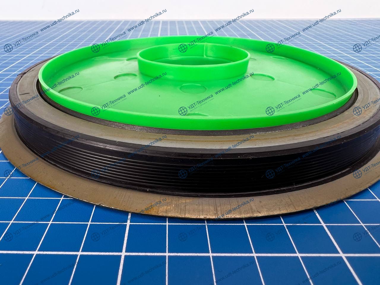 2770116 Сальник коленвала задний