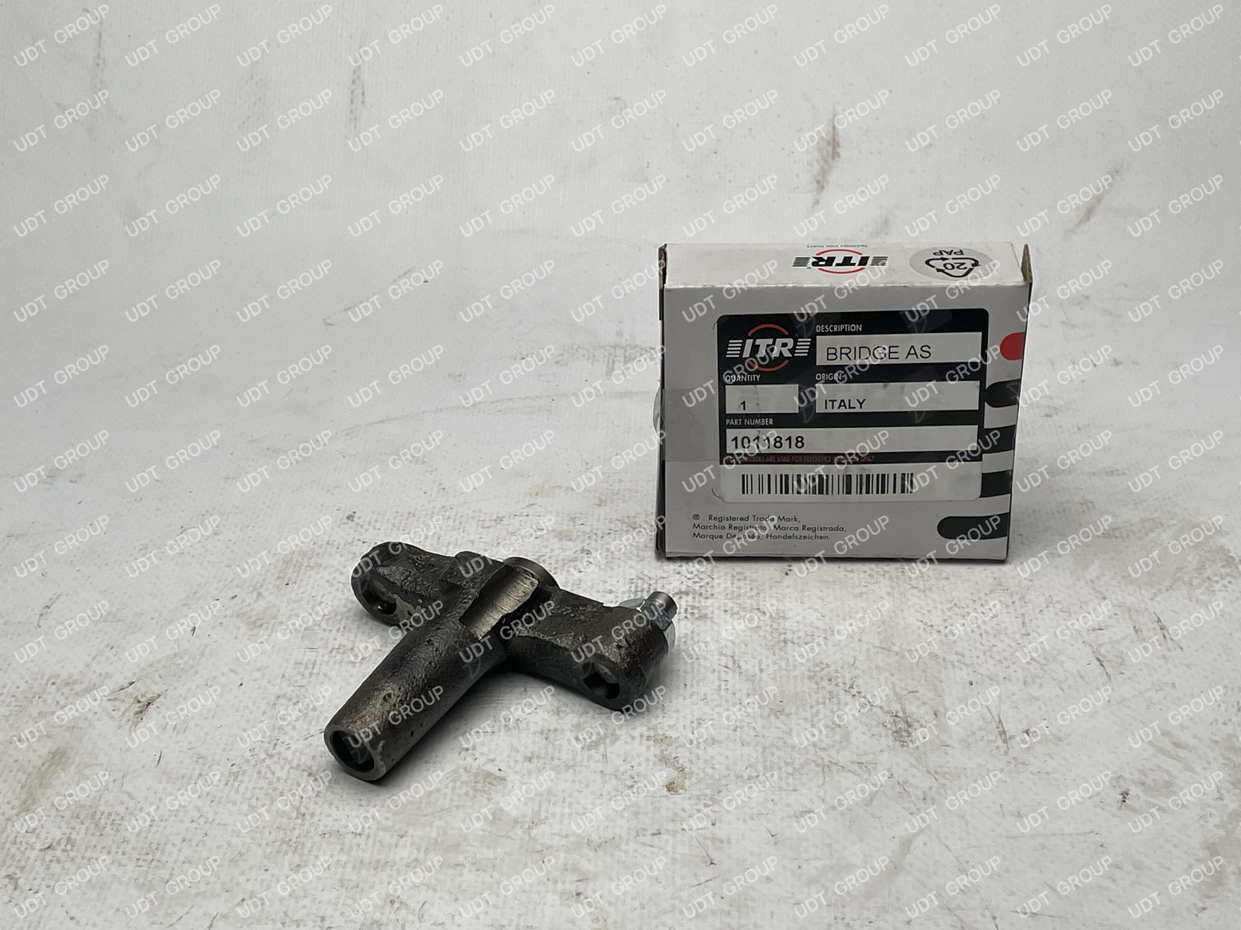 1011818 Мост клапана