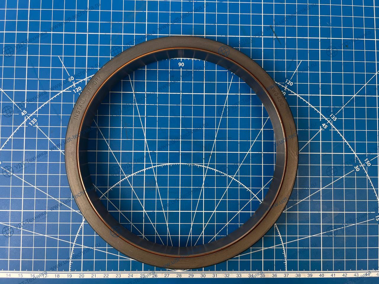 4W0452 Сальник коленвала задний