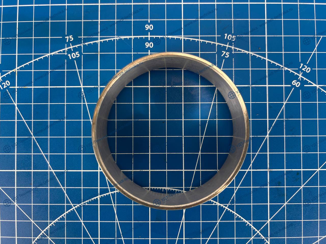 1154072 Втулка