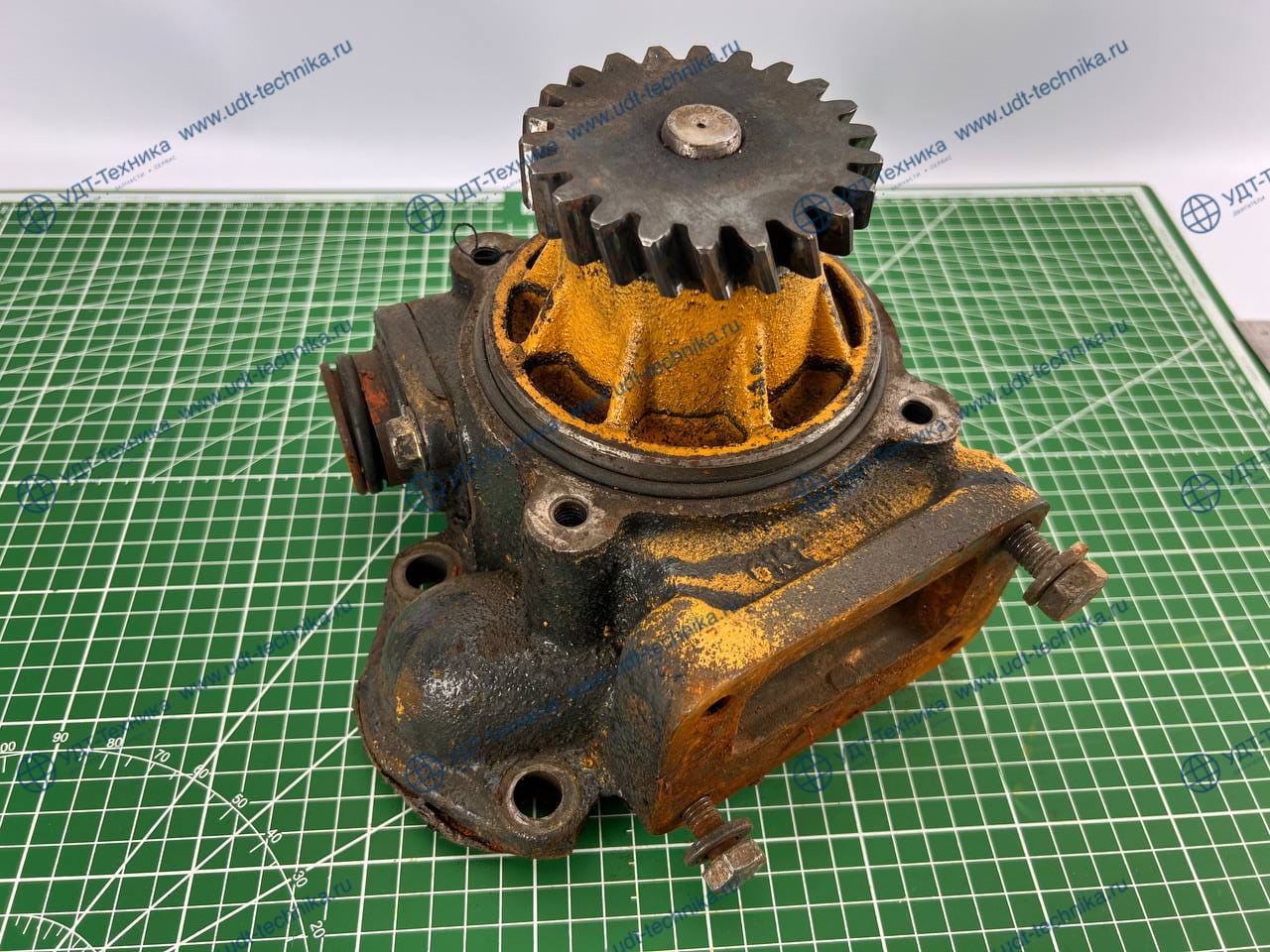 6154-61-1102 Насос водяной б/у