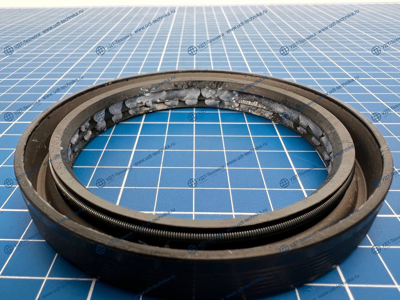 1932200 Сальник - фото 2