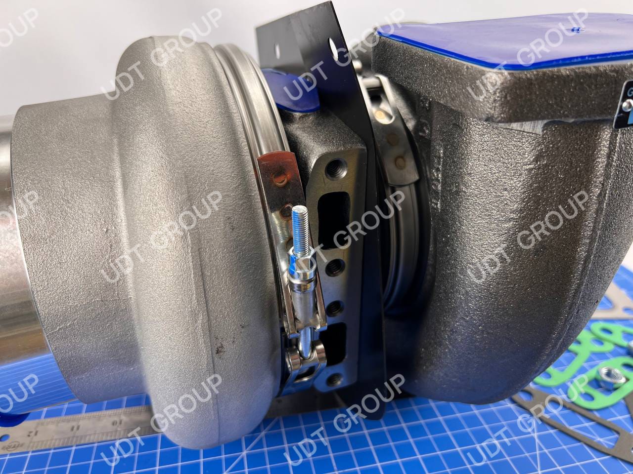 4W9104 Турбокомпрессор - фото 4