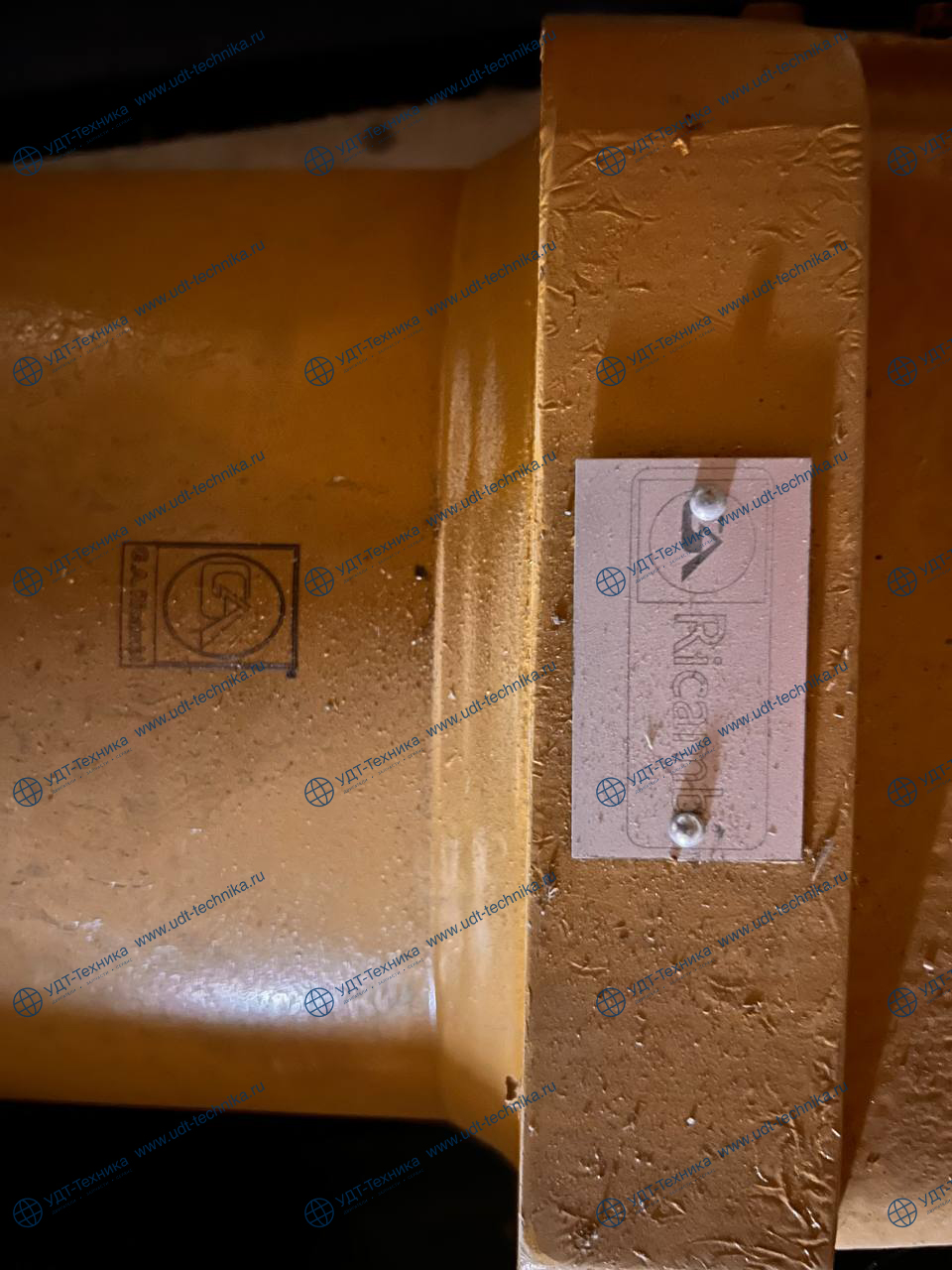 1926445 Цилиндр