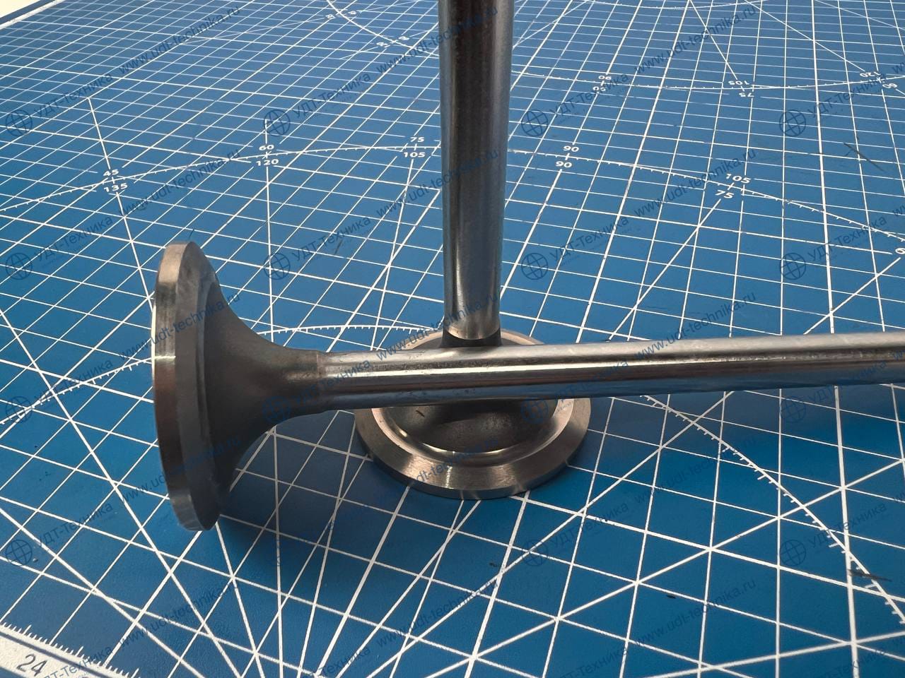 1152368 Клапан впускной