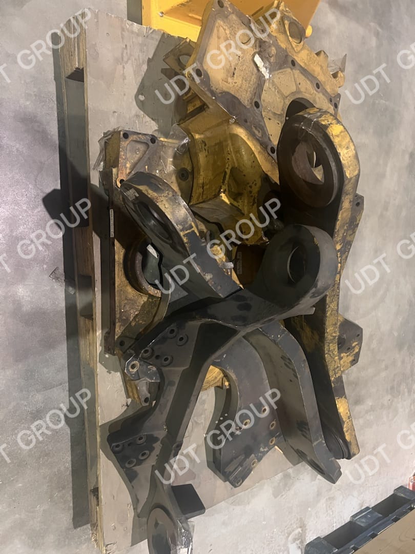 6210-21-3211 Крышка передняя (б/у)