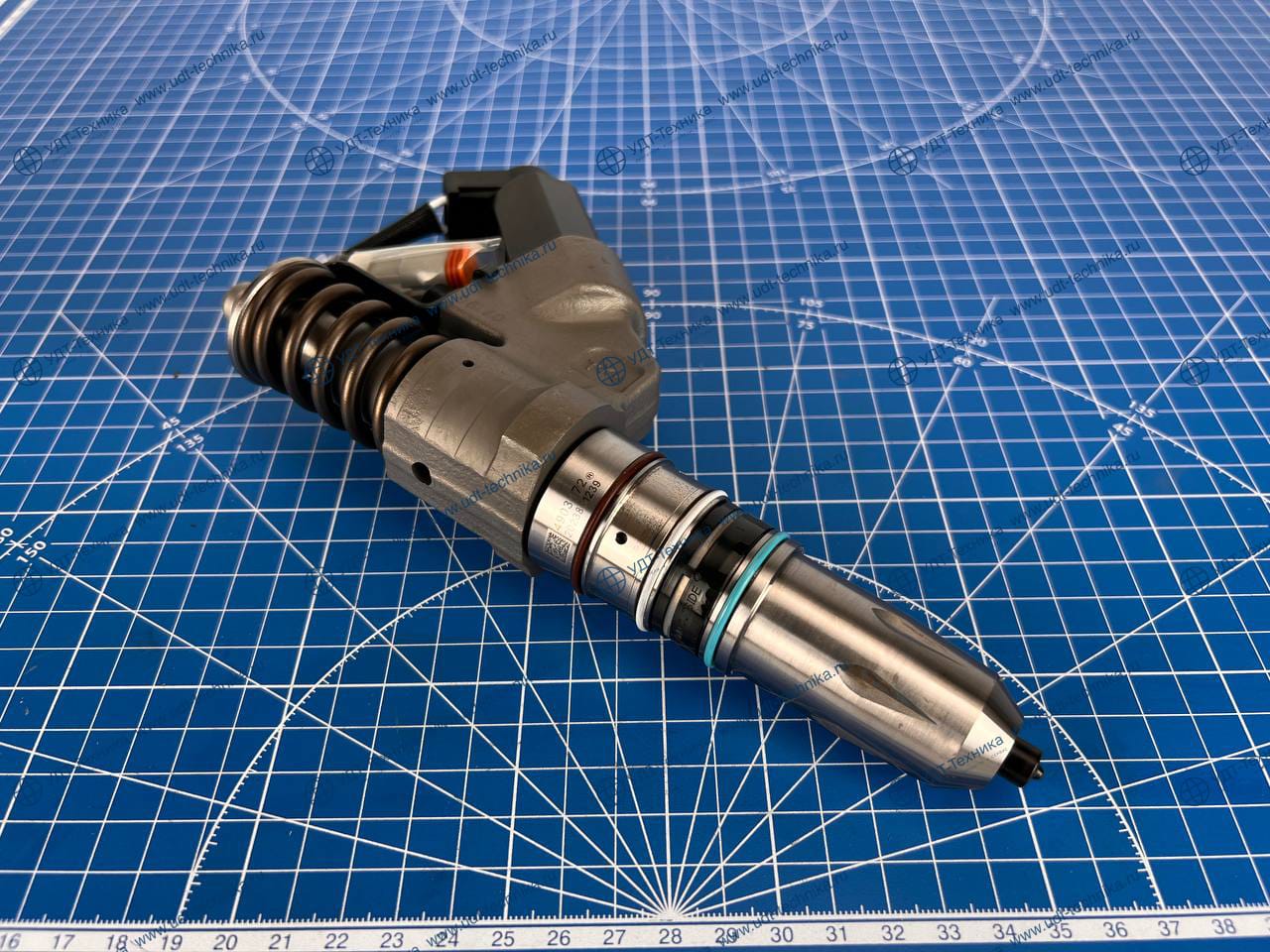 4903472 Форсунка топливная