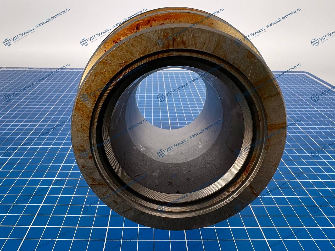 8P7396 Ступица