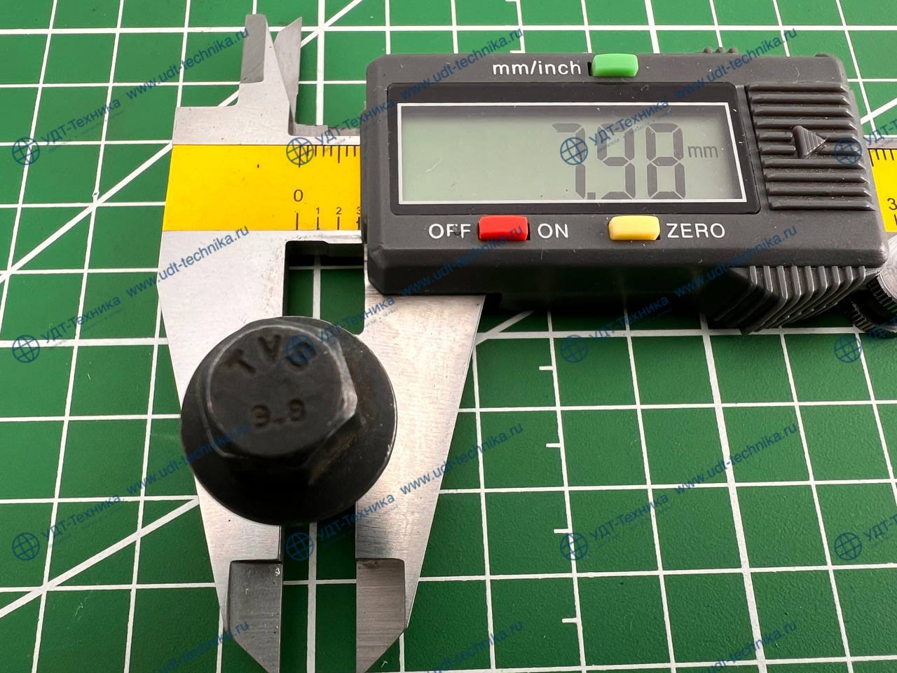 01010-80830 Болт