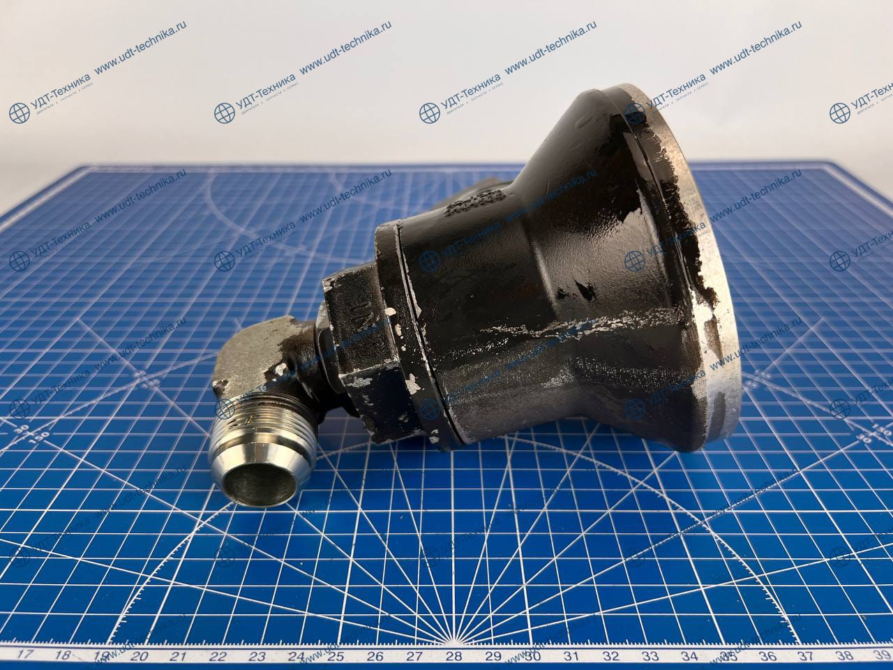 5404935 Кронштейн масляного фильтра БУ - фото 3