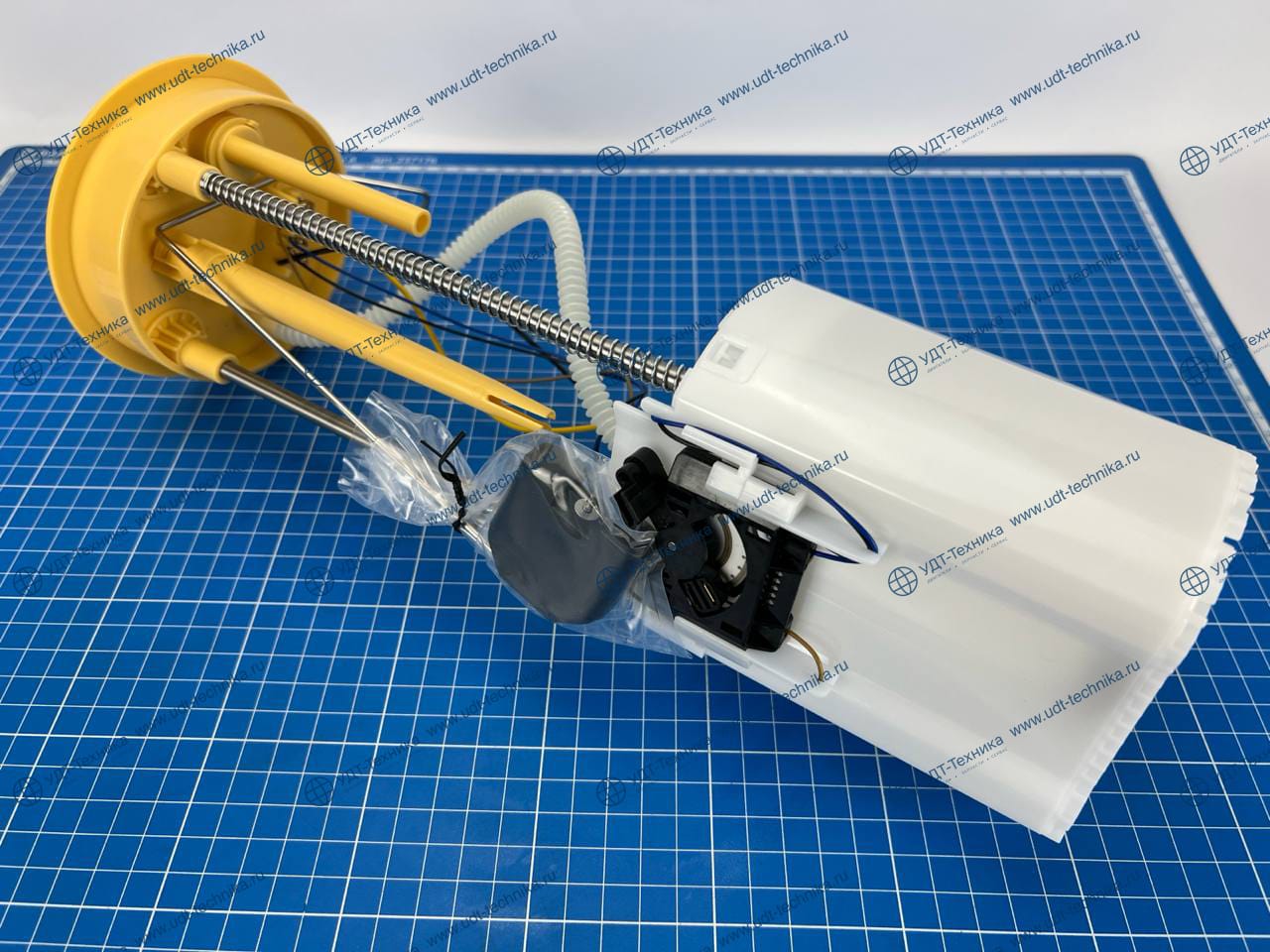 EFM1081613 Насос топливный - фото 2